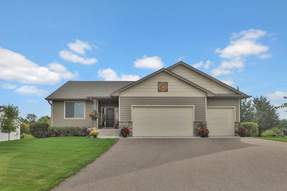 31485 Marvin Avenue, Lindstrom, MN 55045