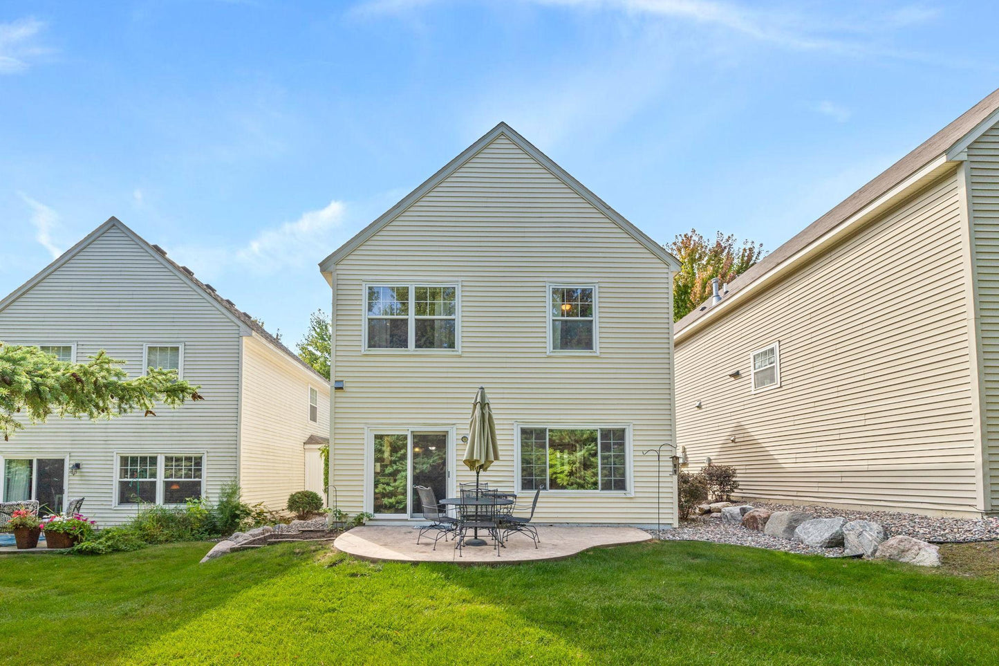 8711 Bay Drive, Chanhassen, MN 55317