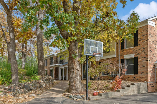 1345 Crestridge Lane, Eagan, MN 55123
