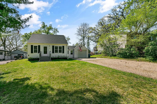 642 Goodwin Avenue, Oakdale, MN 55128