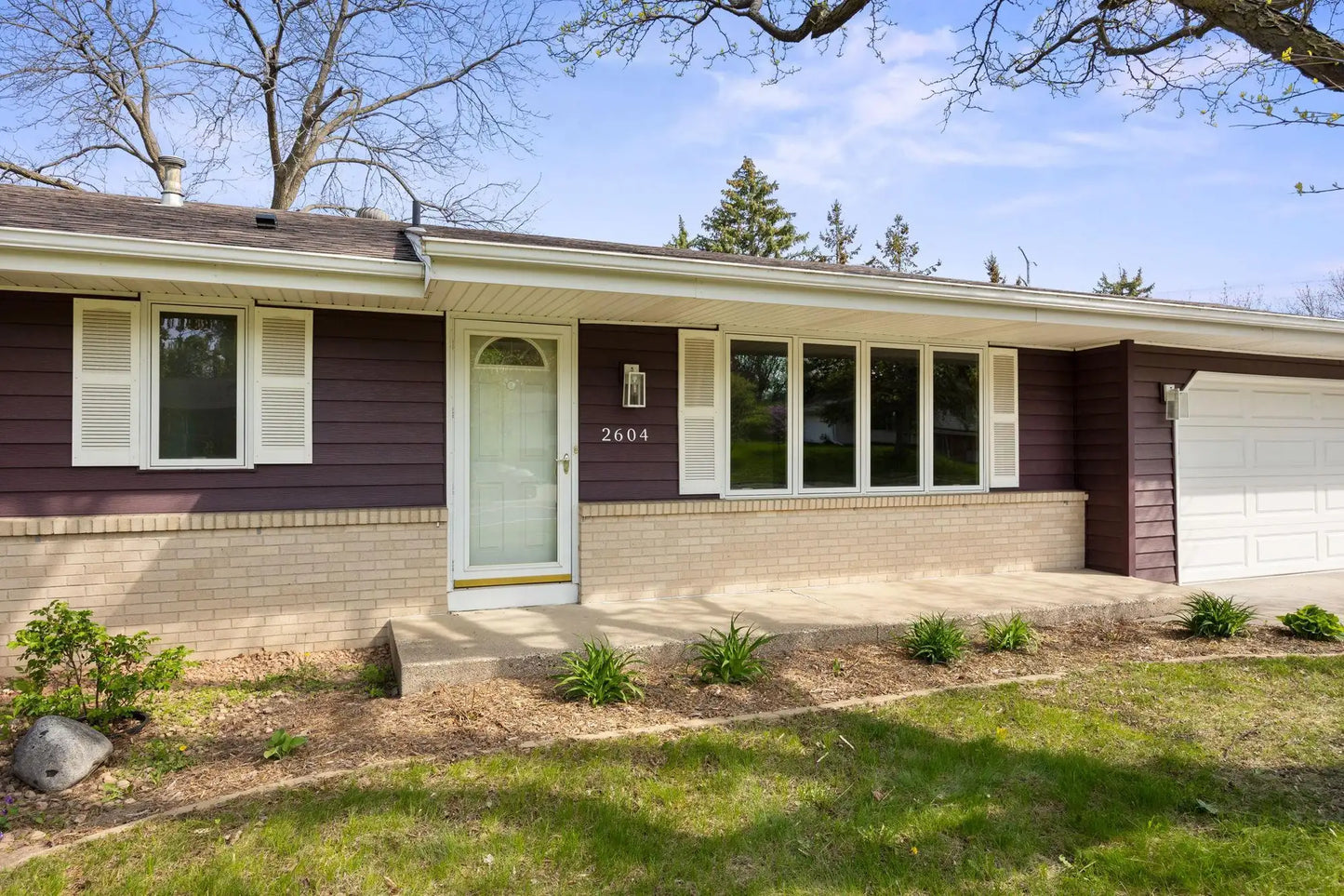 2604 River Hills Drive, Burnsville, MN 55337