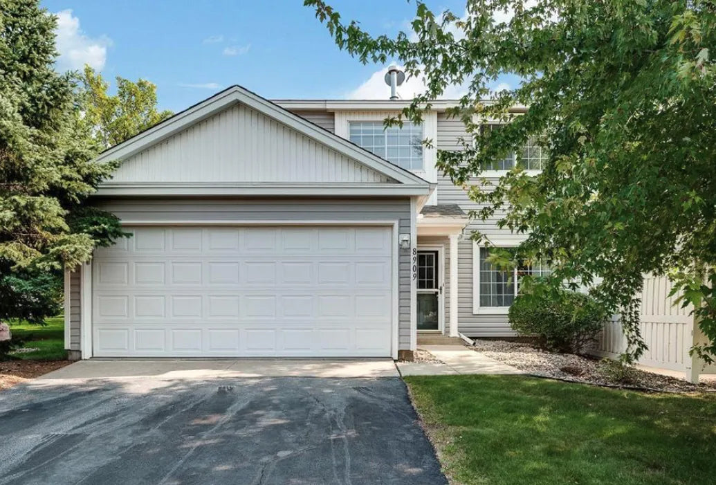 8909 Peep O Day Trail, Eden Prairie, MN 55347