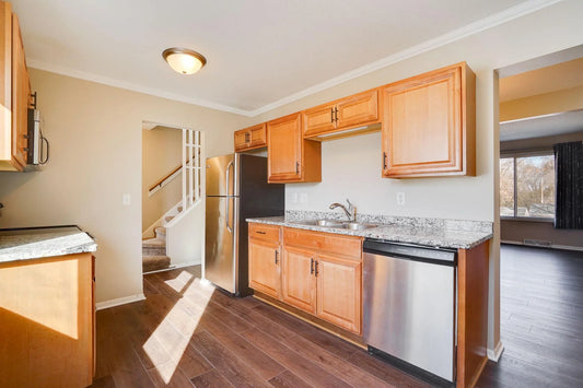 2285 Pond Avenue, Maplewood, MN 55119