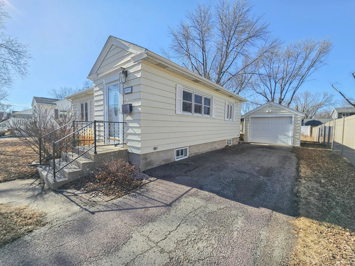 127 E Street, Marshall, MN 56258