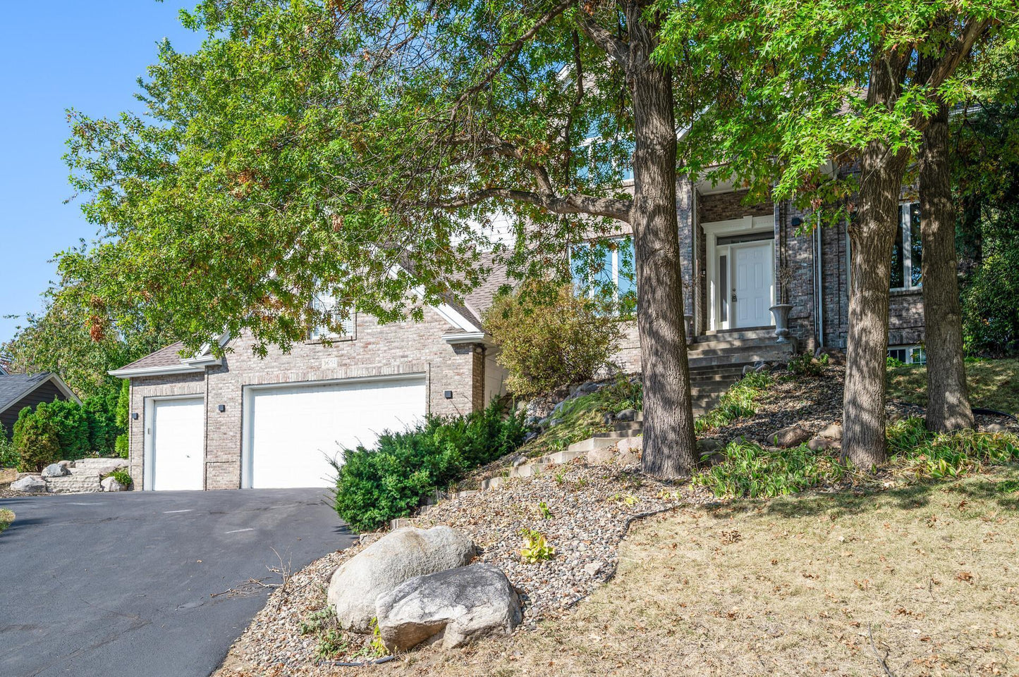 3651 Woodland Trail, Eagan, MN 55123