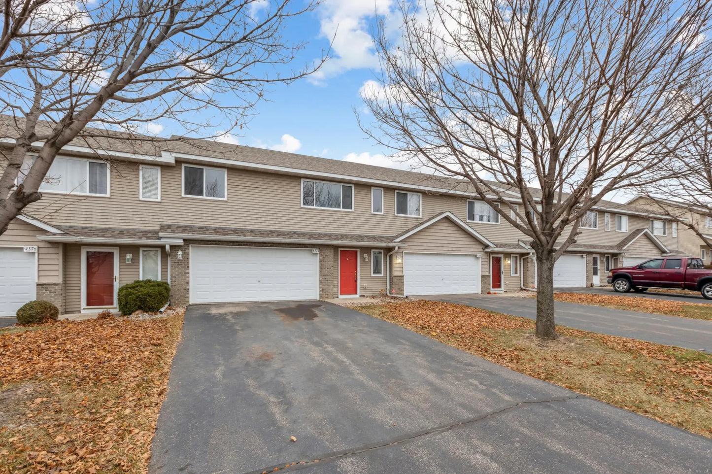 4372 Blakewood Drive, Shakopee, MN 55379