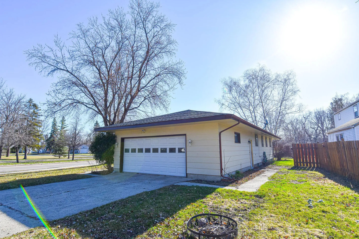 245 Kneale Avenue, Thief River Falls, MN 56701