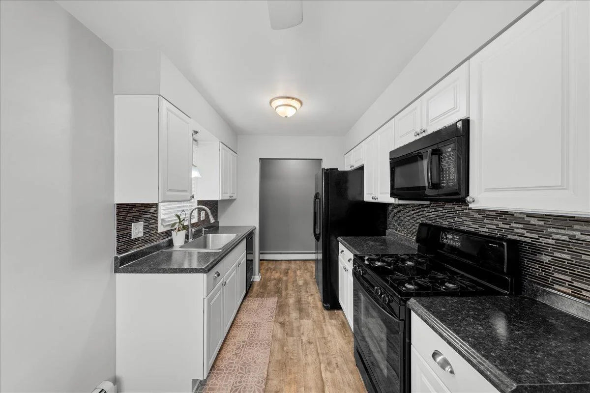 1365 Woodbridge Street, Saint Paul, MN 55117