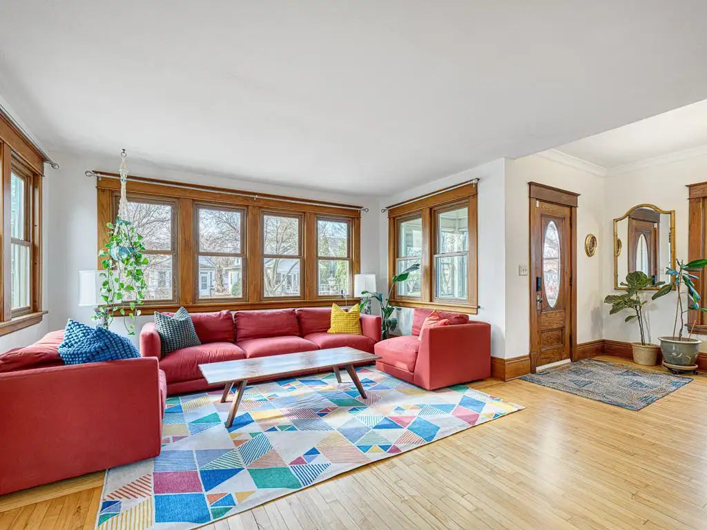 1183 Thomas Avenue, Saint Paul, MN 55104