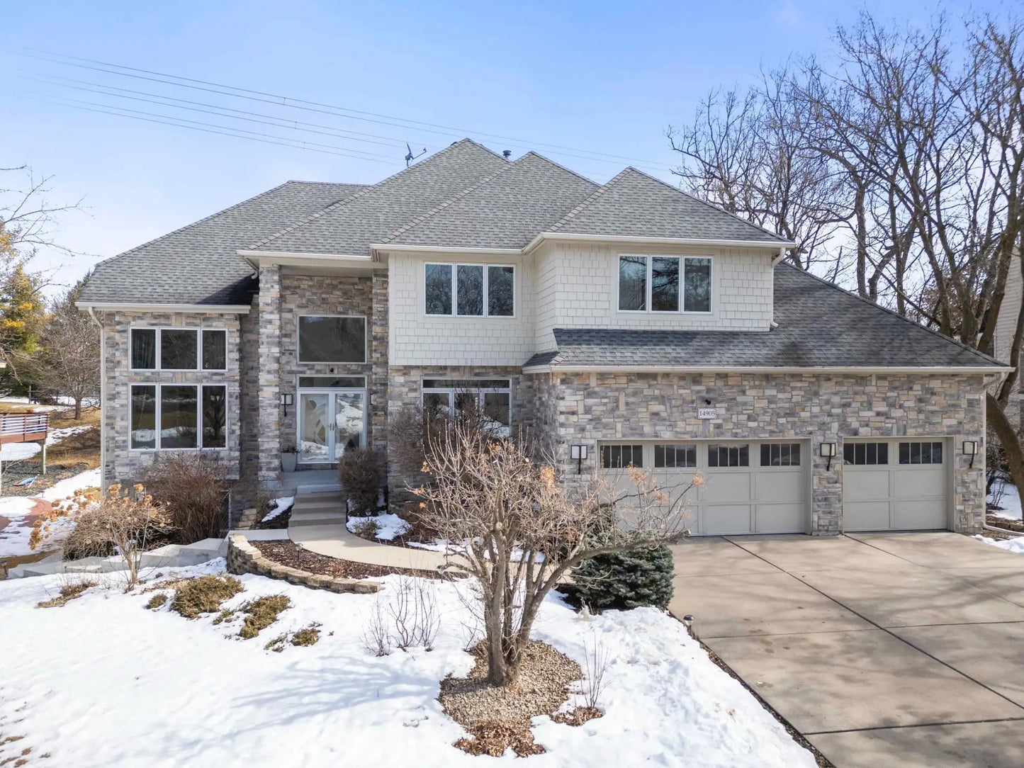 14905 Summit Oaks Drive, Burnsville, MN 55337