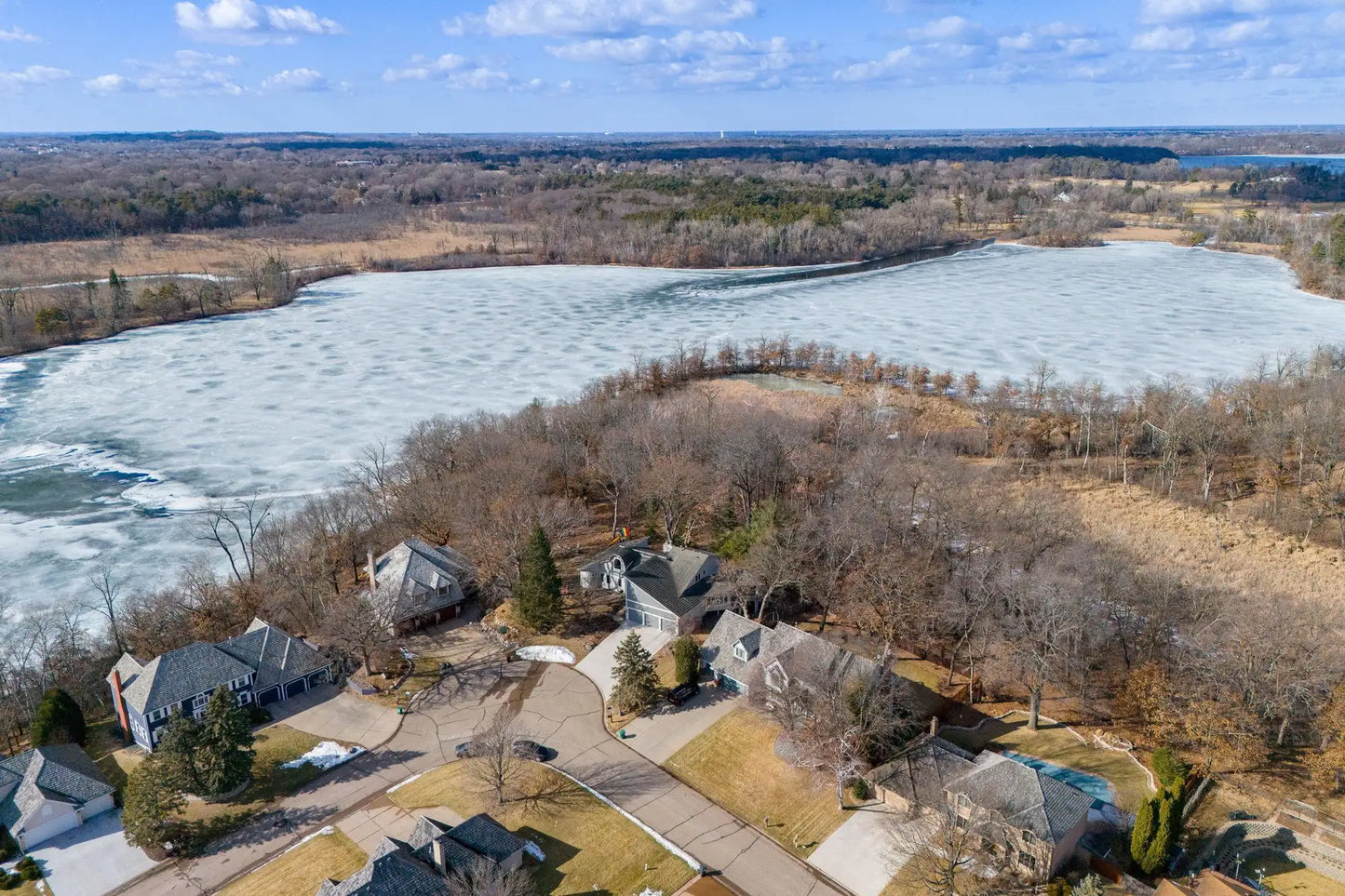 135 Red Oaks Drive, Vadnais Heights, MN 55127