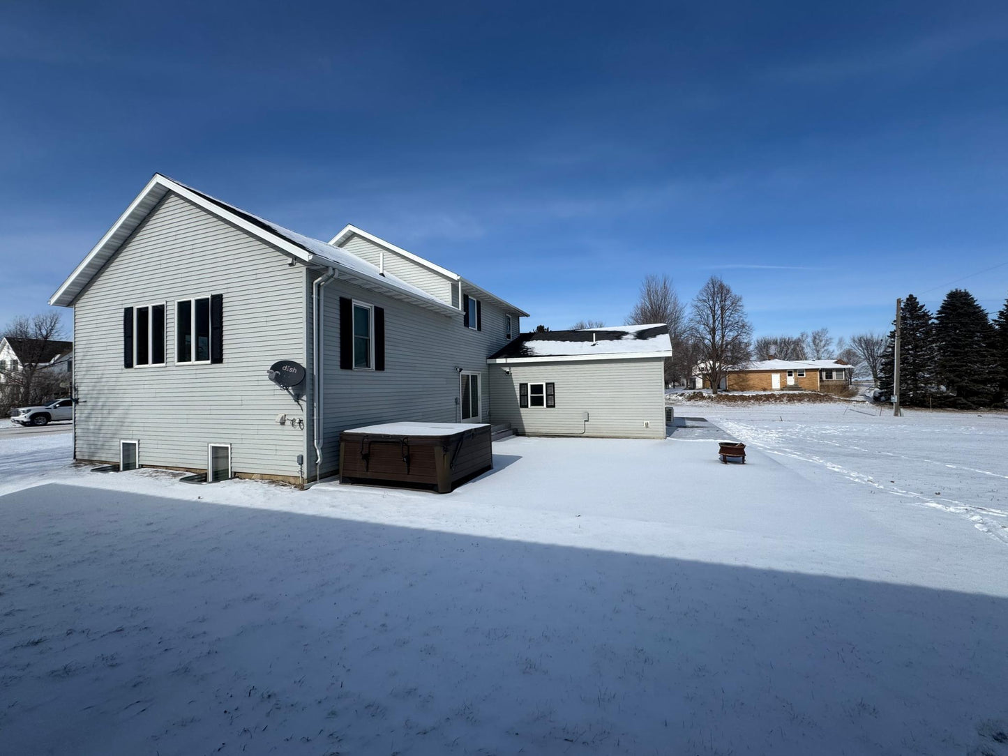 102 County Road 16 , Comfrey, MN 56019