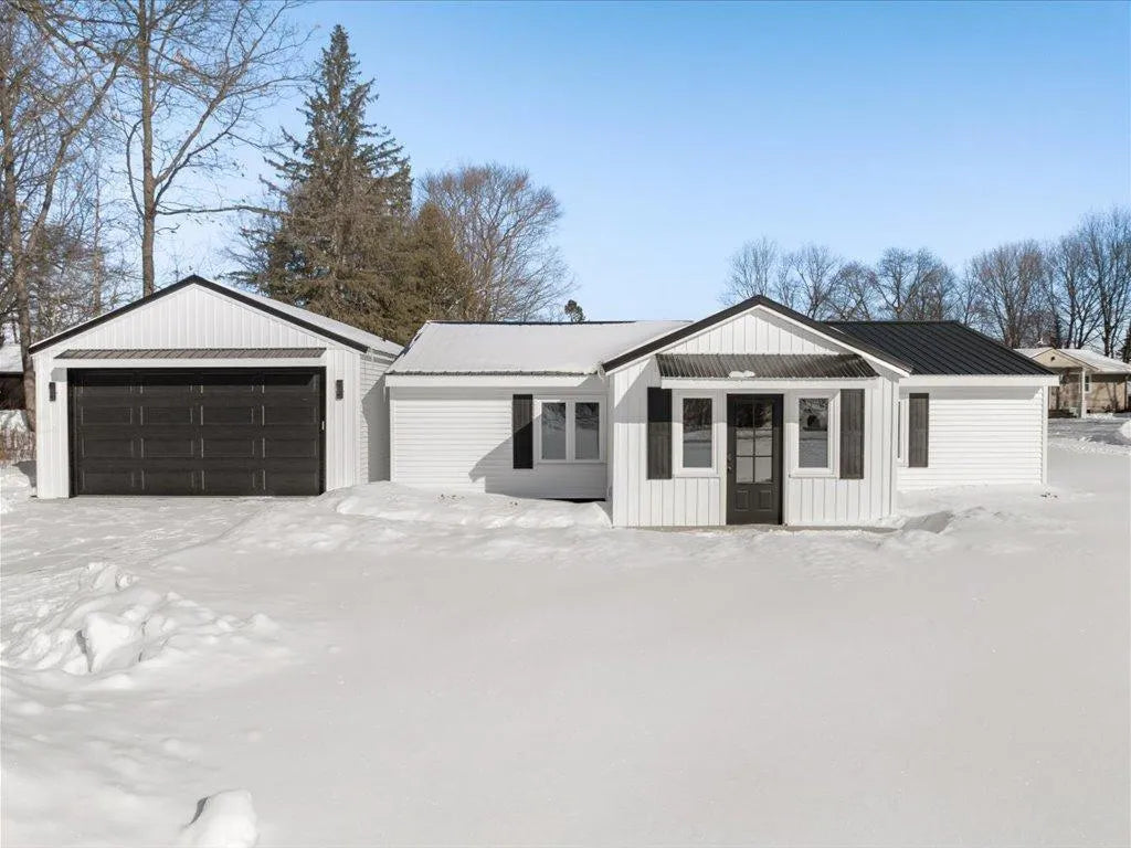 33177 Crystal Springs Road, Grand Rapids, MN 55744