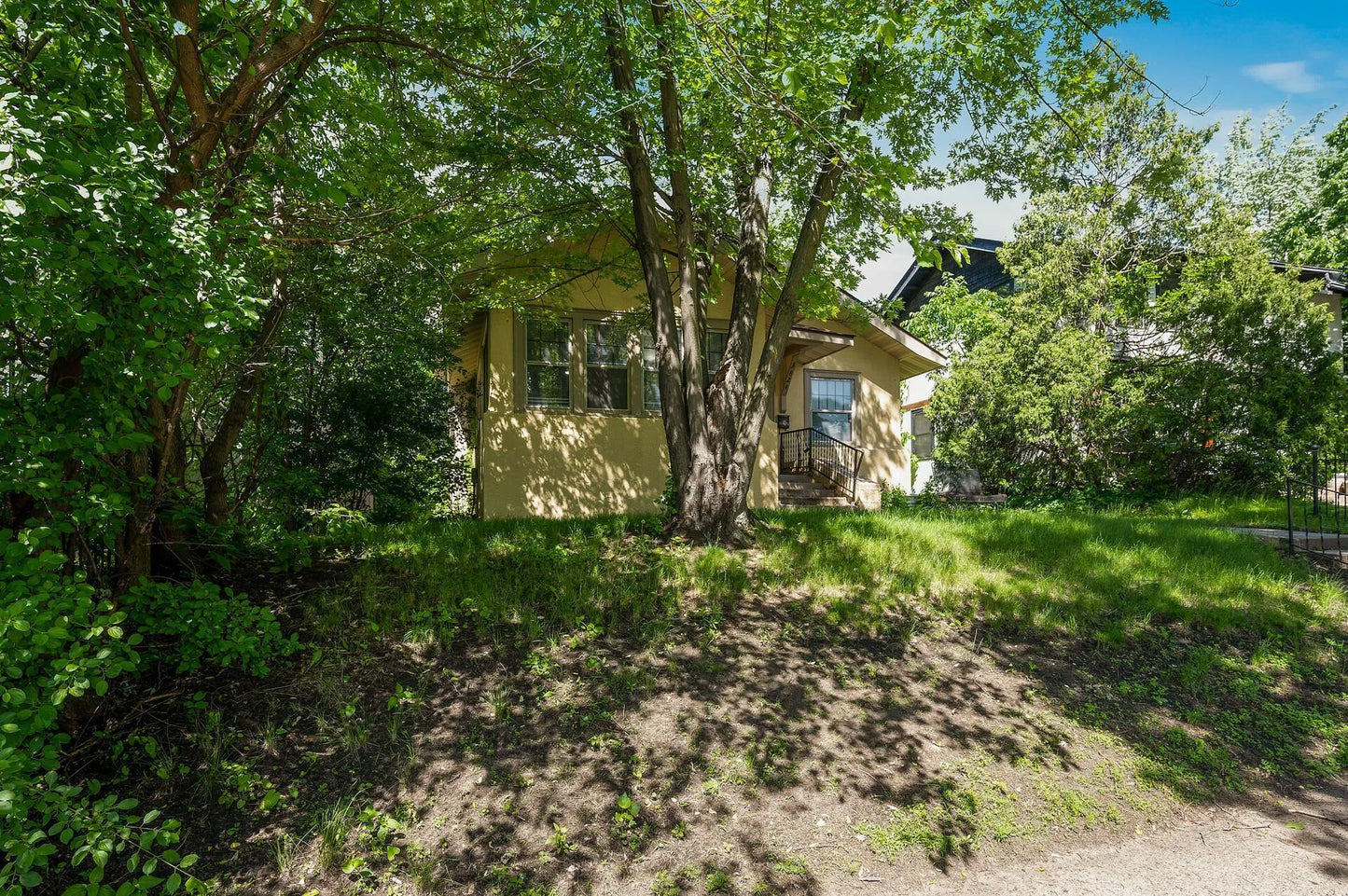 3824 Park Avenue, Minneapolis, MN 55407