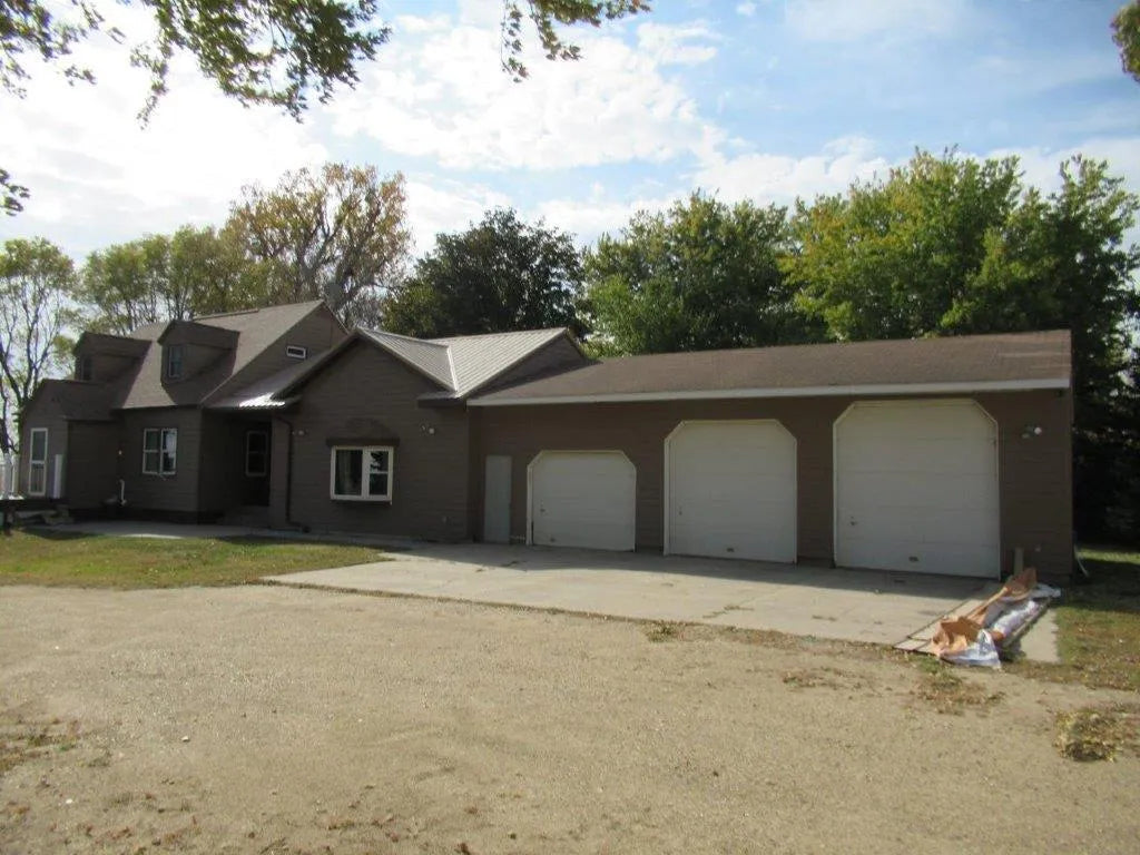 11388 250th Street, Adrian, MN 56110