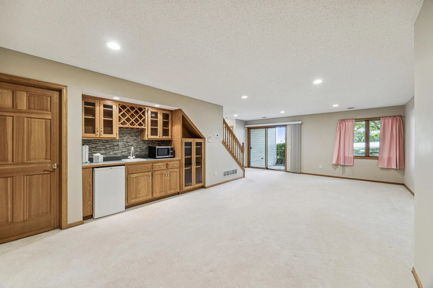 14270 Peninsula Point Drive, Savage, MN 55378