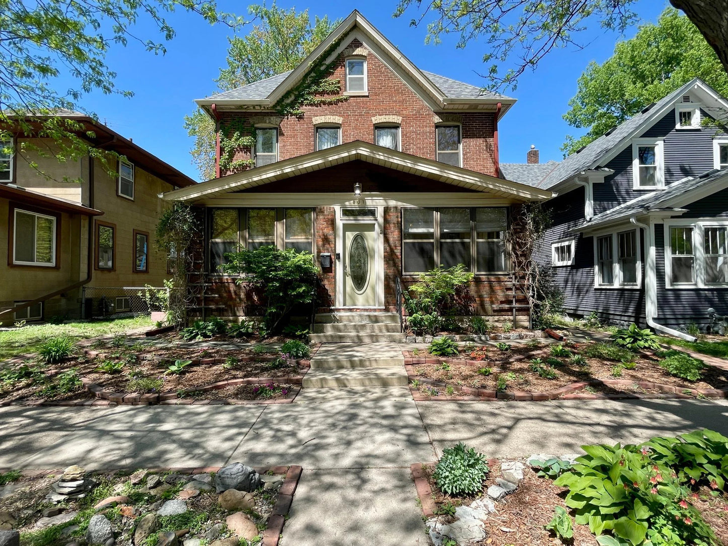 801 Juno Avenue, Saint Paul, MN 55102