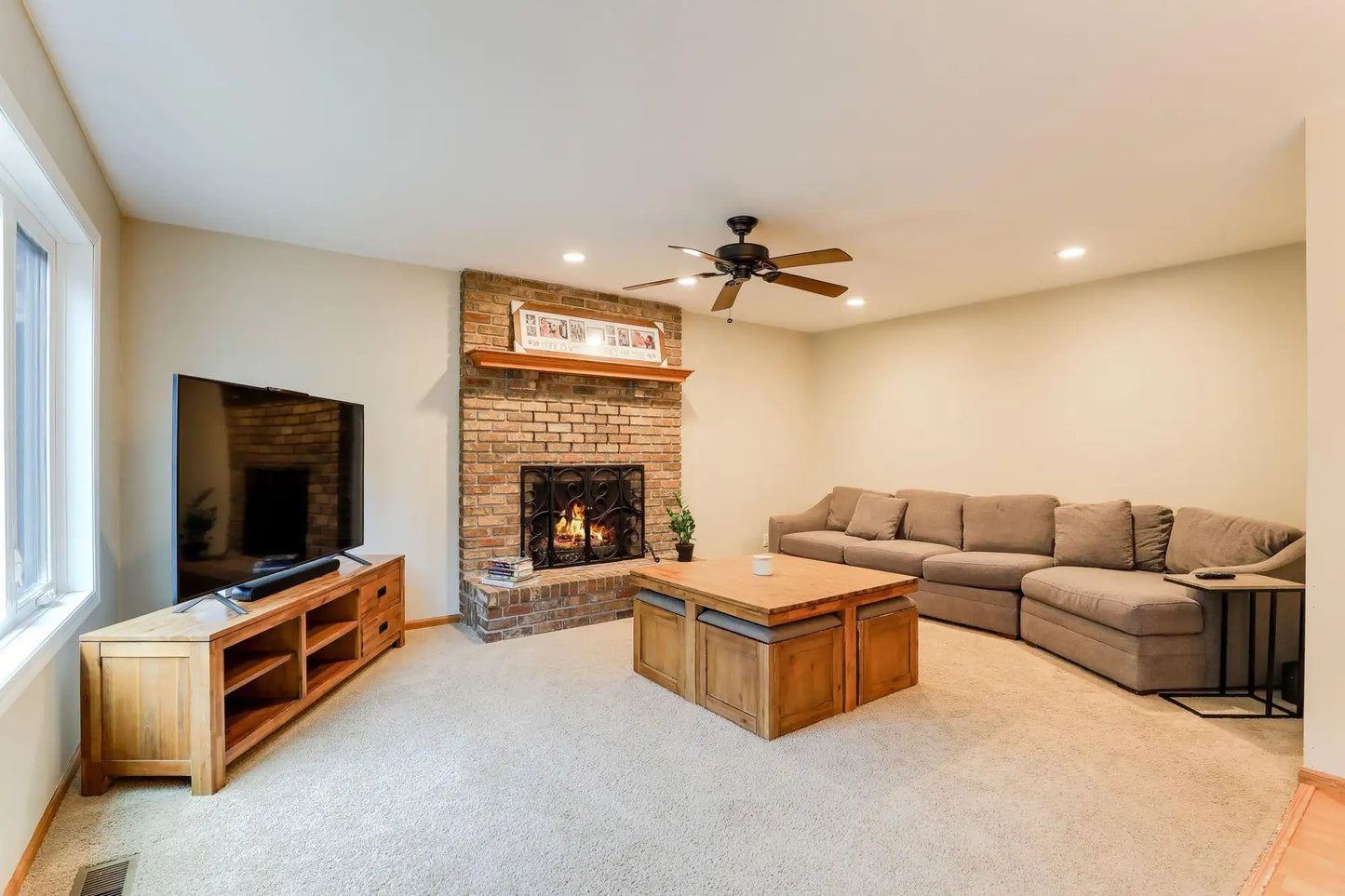 2341 Timberlea Drive, Woodbury, MN 55125