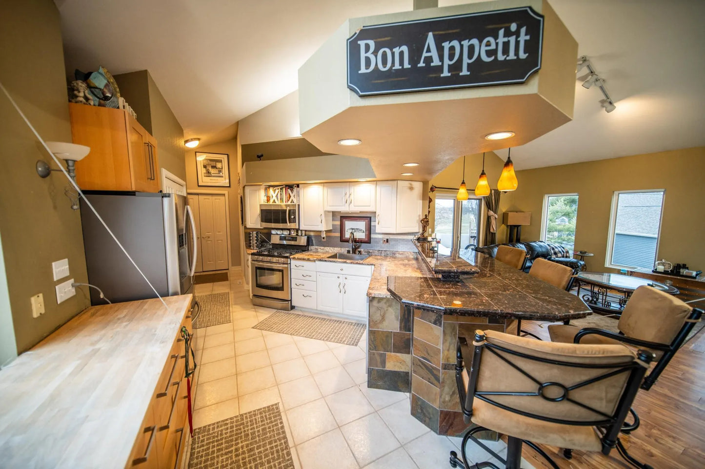 822 Fox Pointe Lane, Rochester, MN 55902