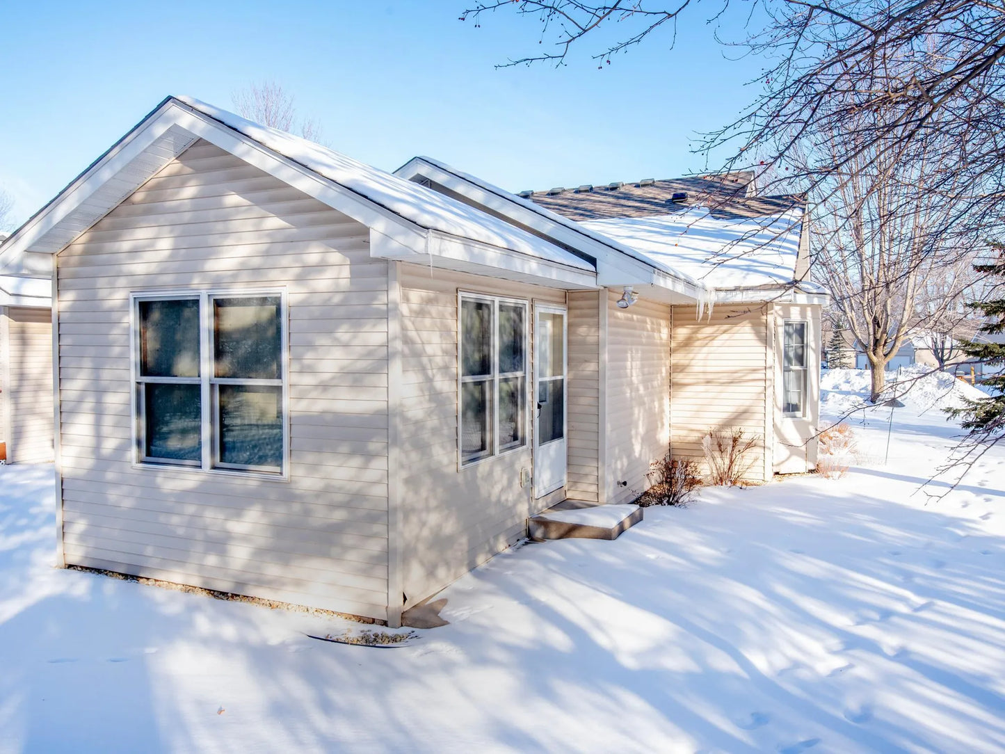 2138 Southwind Road, Maplewood, MN 55109