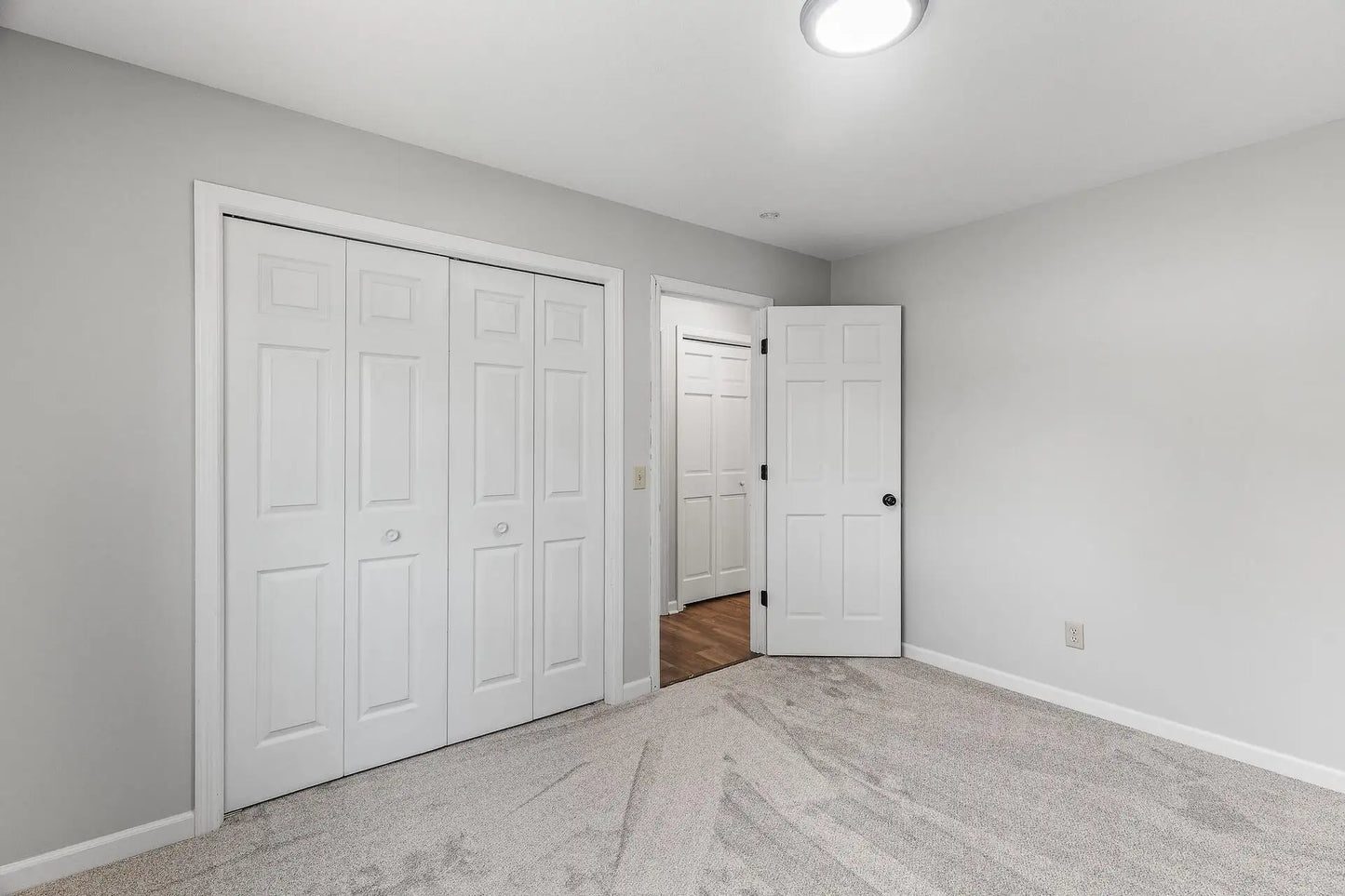 255 Hallam Curve, Mahtomedi, MN 55115