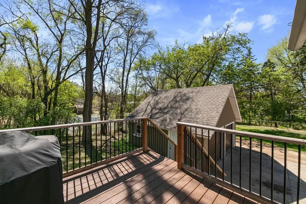 2416 Brenner Court, Roseville, MN 55113