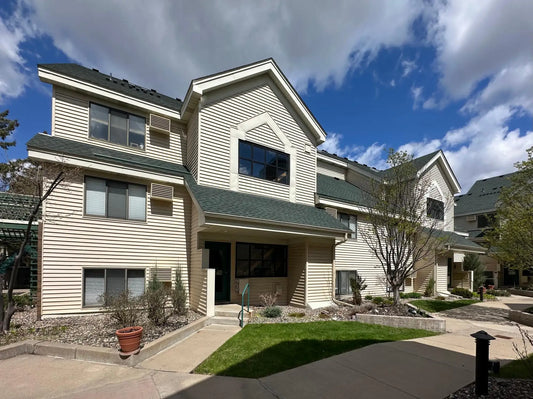 7631 Edinborough Way, Edina, MN 55435