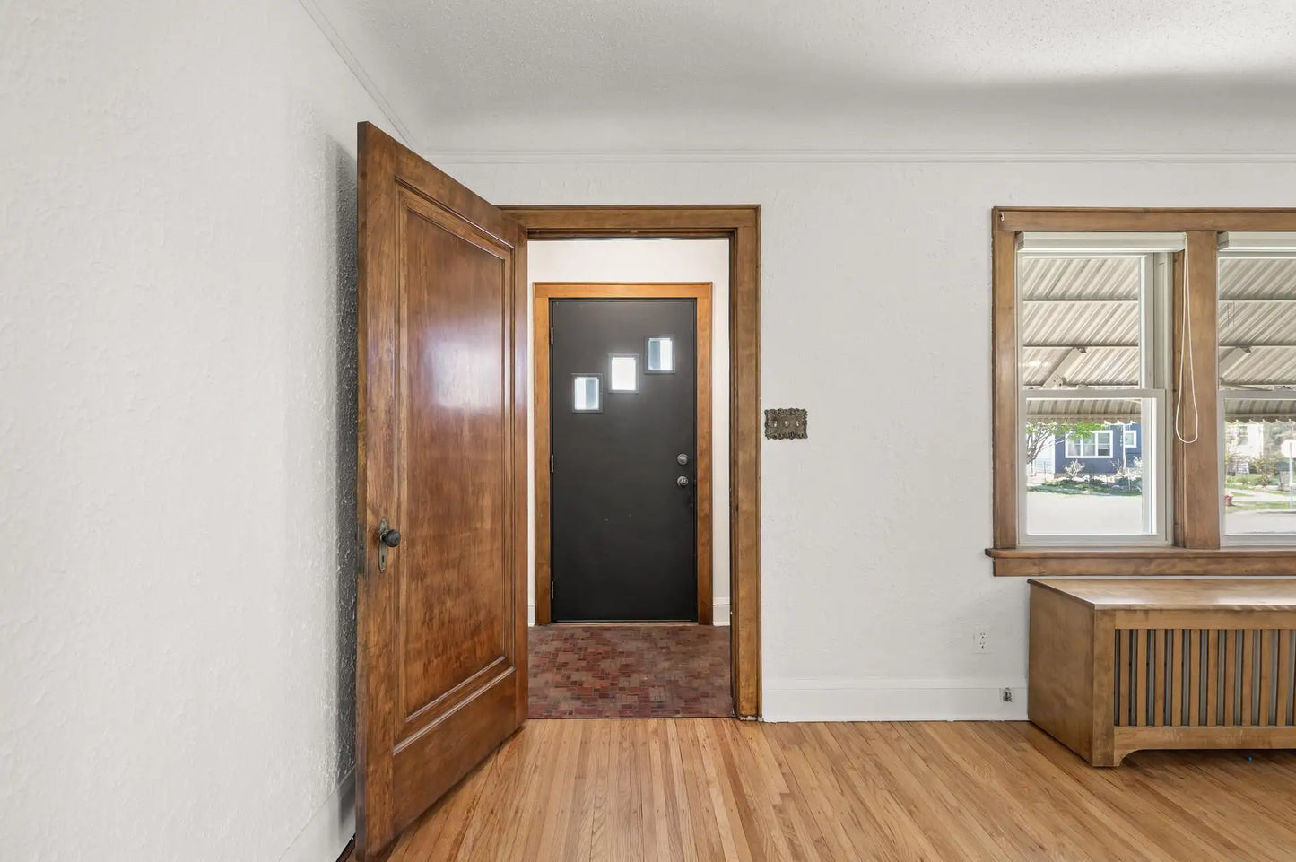 304 Warwick Street, Saint Paul, MN 55105