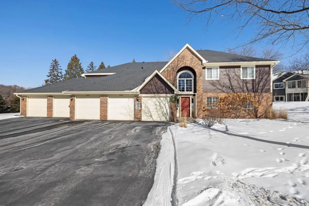 2504 Concord Way, Mendota Heights, MN 55120