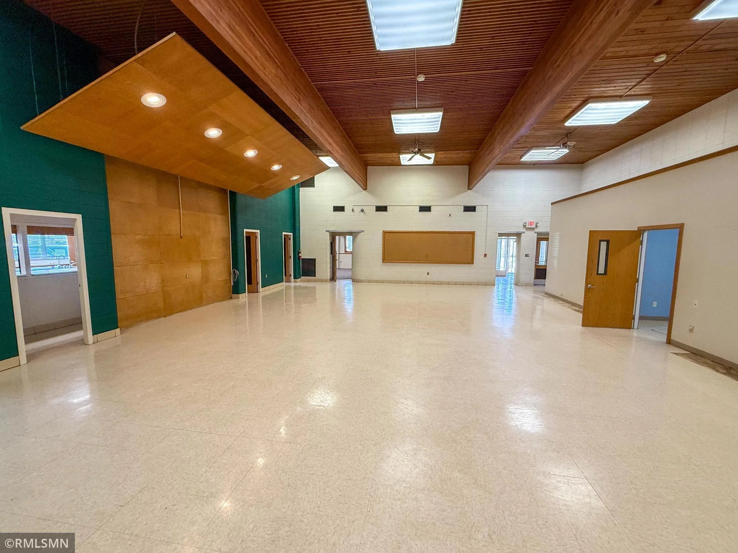 555 East Avenue, Zumbrota, MN 55992