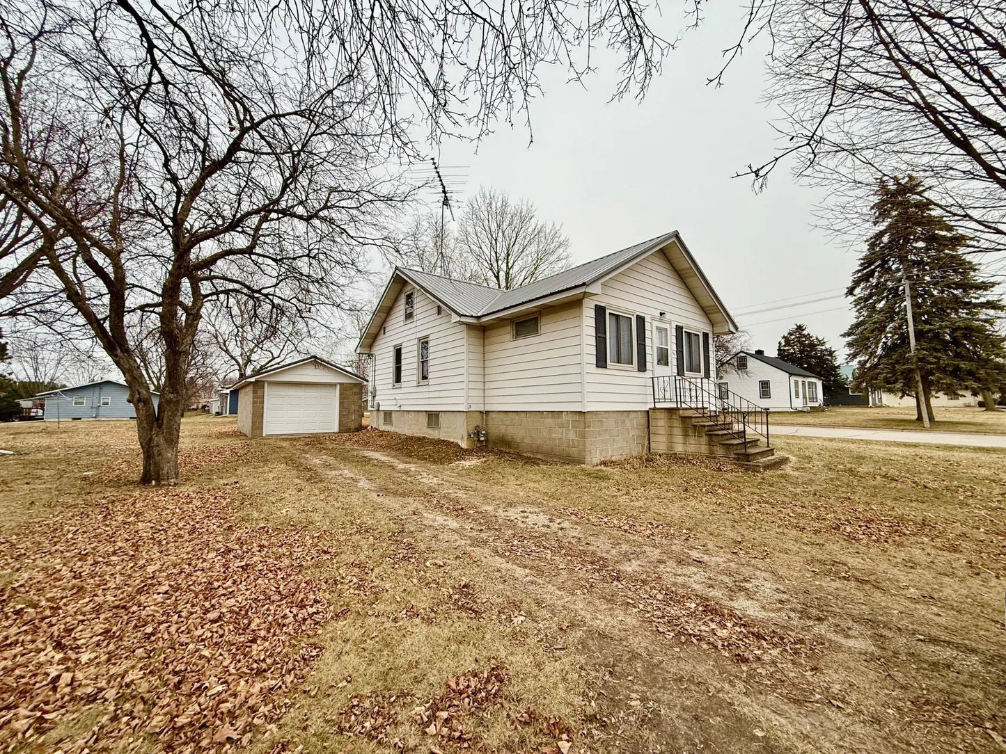 305 Wabasha , Plainview, MN 55964