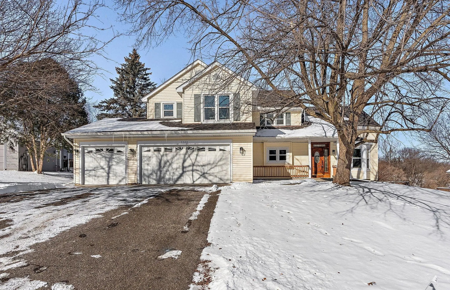 1320 Stratton Court, Chanhassen, MN 55317