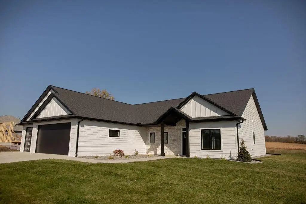 2160 Marvs Lane, Stewartville, MN 55976