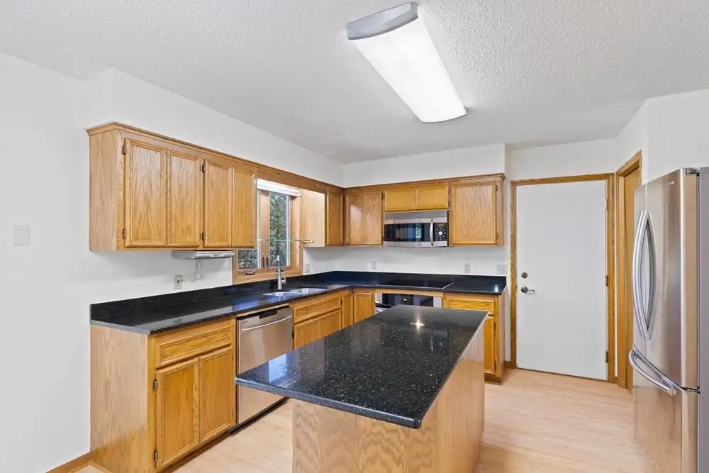 3662 Wescott Hills Drive, Eagan, MN 55123