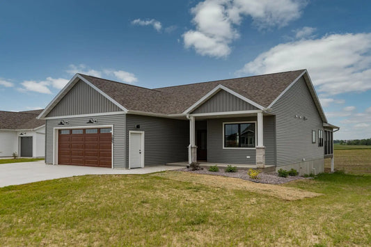 285 7th Avenue, Plainview, MN 55964