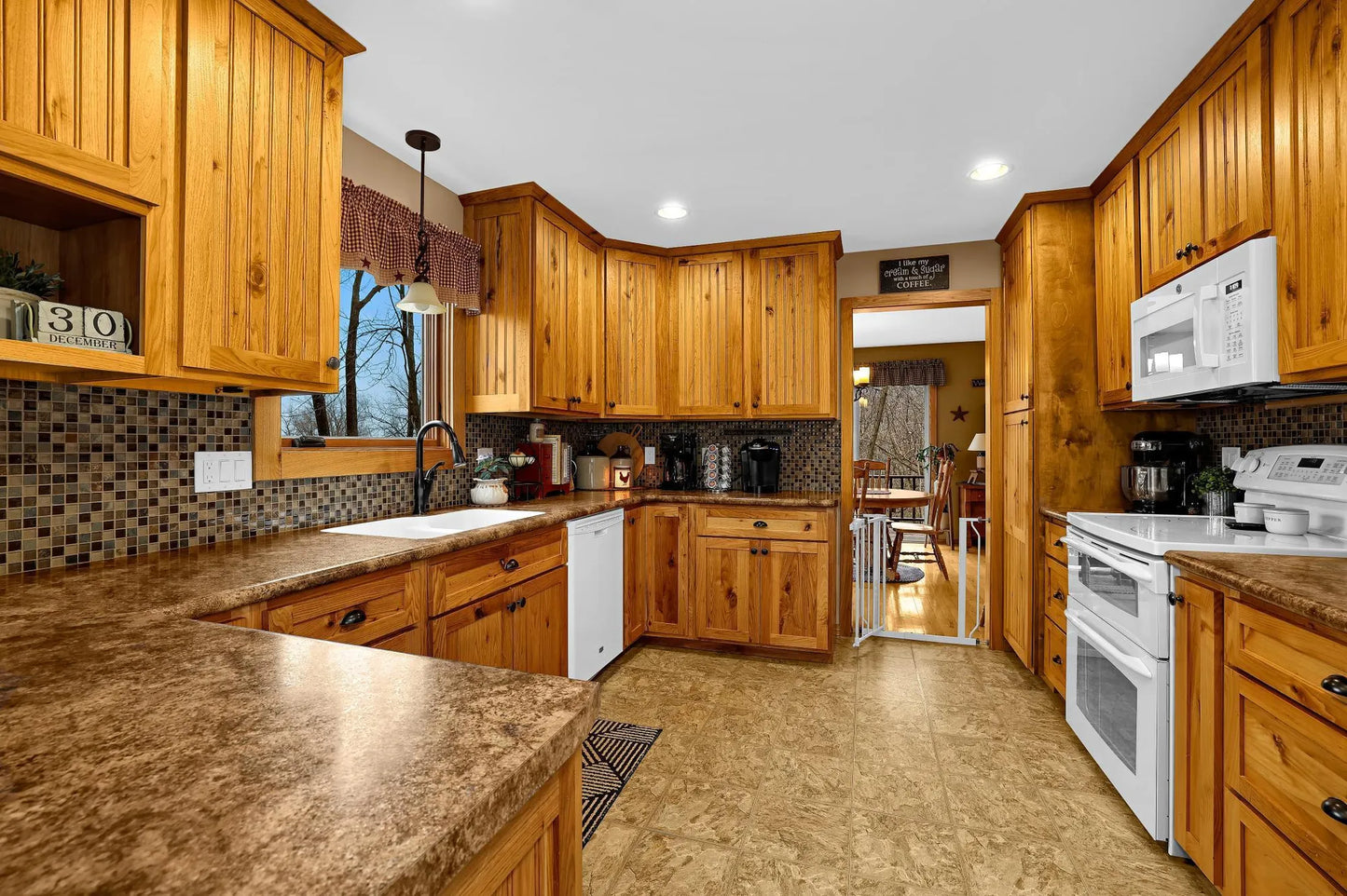 1402 Brookwood Drive, Hokah Twp, MN 55947