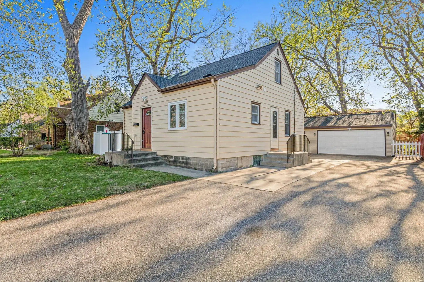 8102 13th Avenue, Bloomington, MN 55425