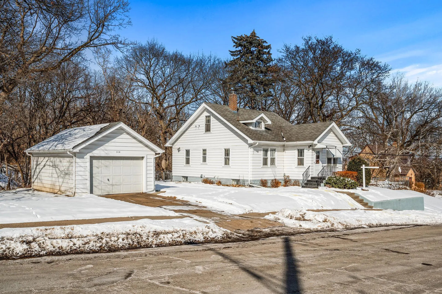 314 Bircher Avenue, South Saint Paul, MN 55075