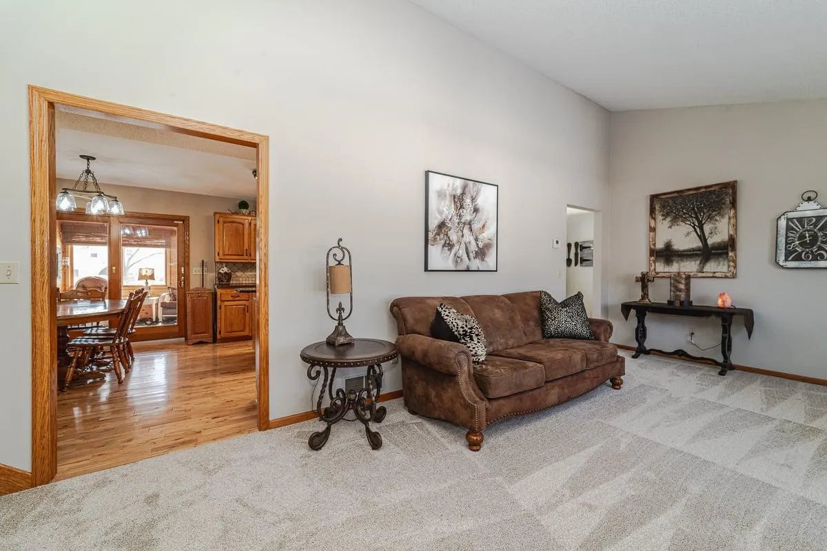 2710 Jade Circle, Shakopee, MN 55379