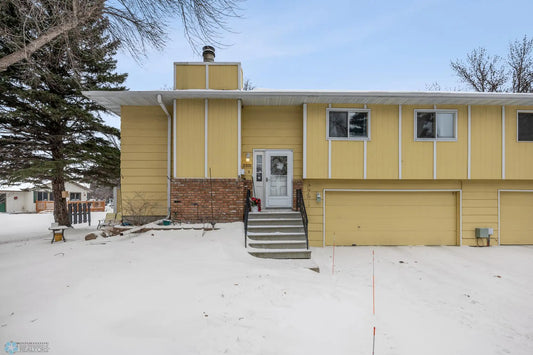 2331 4th Avenue, Moorhead, MN 56560