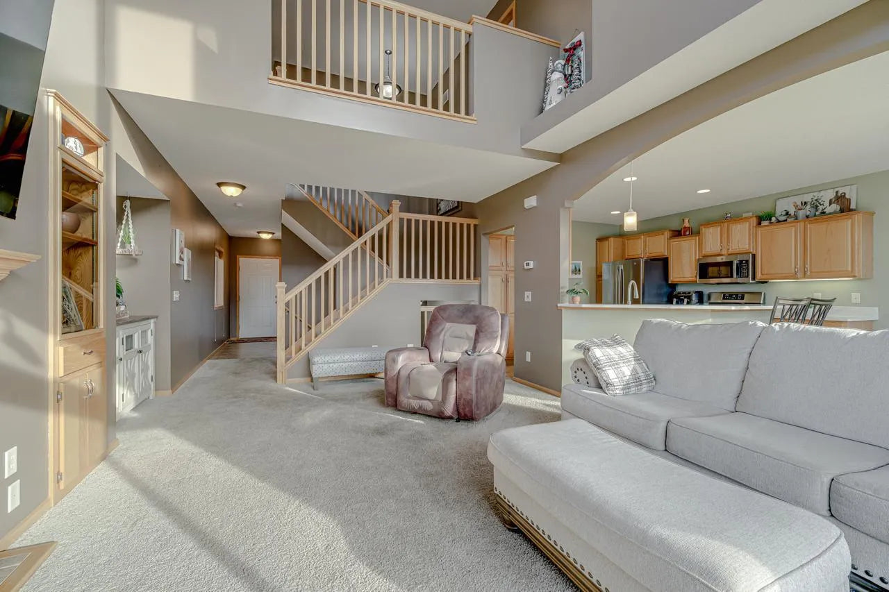 20621 Hampshire Way, Lakeville, MN 55044