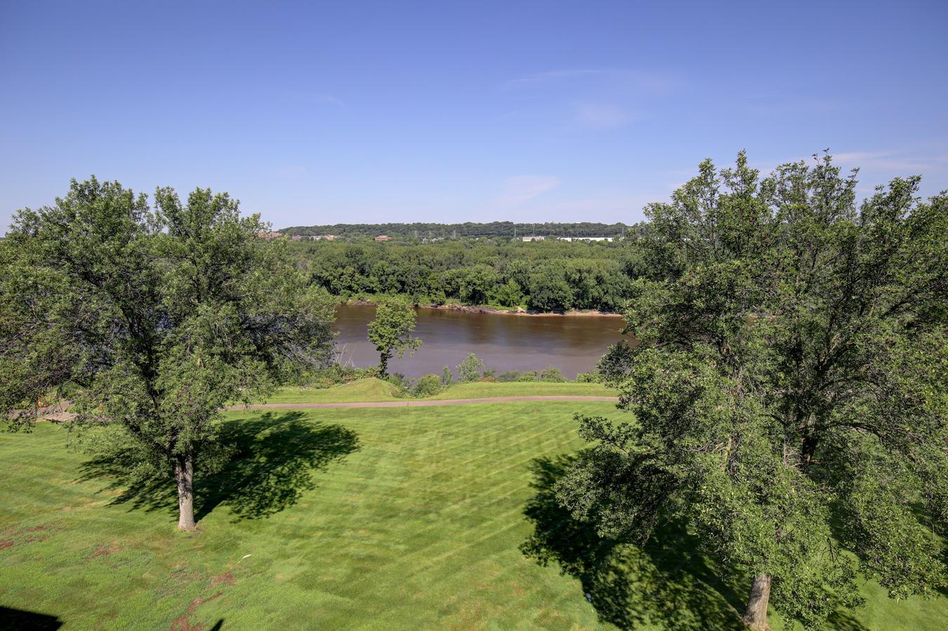 1077 Sibley Memorial Highway, Lilydale, MN 55118