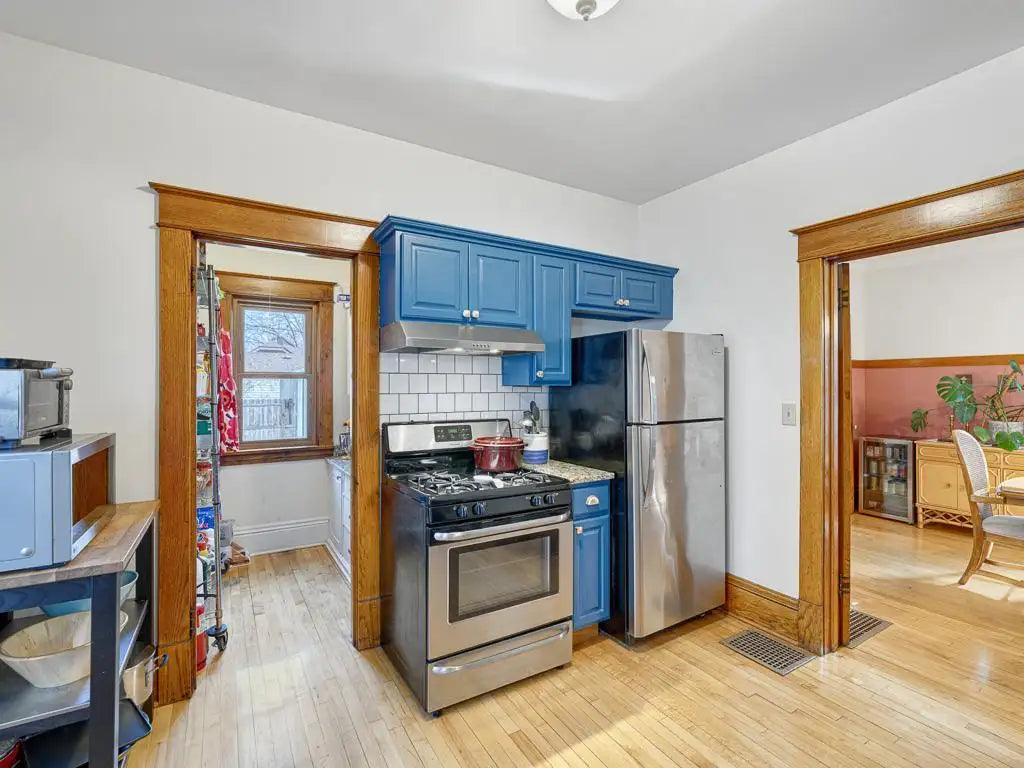 1183 Thomas Avenue, Saint Paul, MN 55104