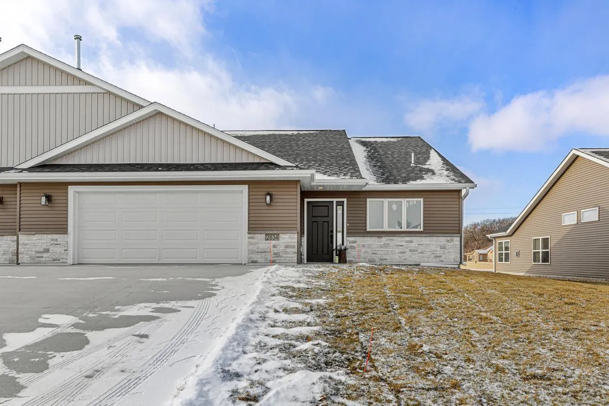 2834 Meadowview Lane, Owatonna, MN 55060