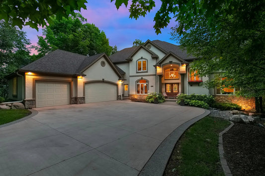 18815 Bearpath Trail, Eden Prairie, MN 55347