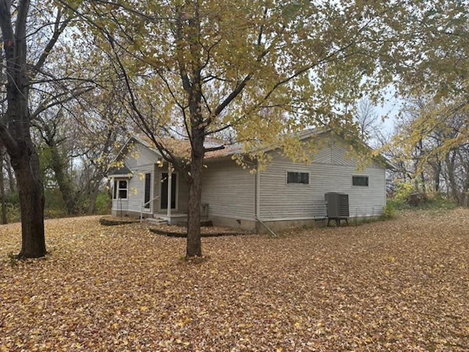 10398 275th Street, Evansville, MN 56326