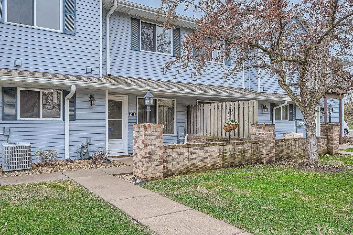 7510 15th Street Lane, Oakdale, MN 55128