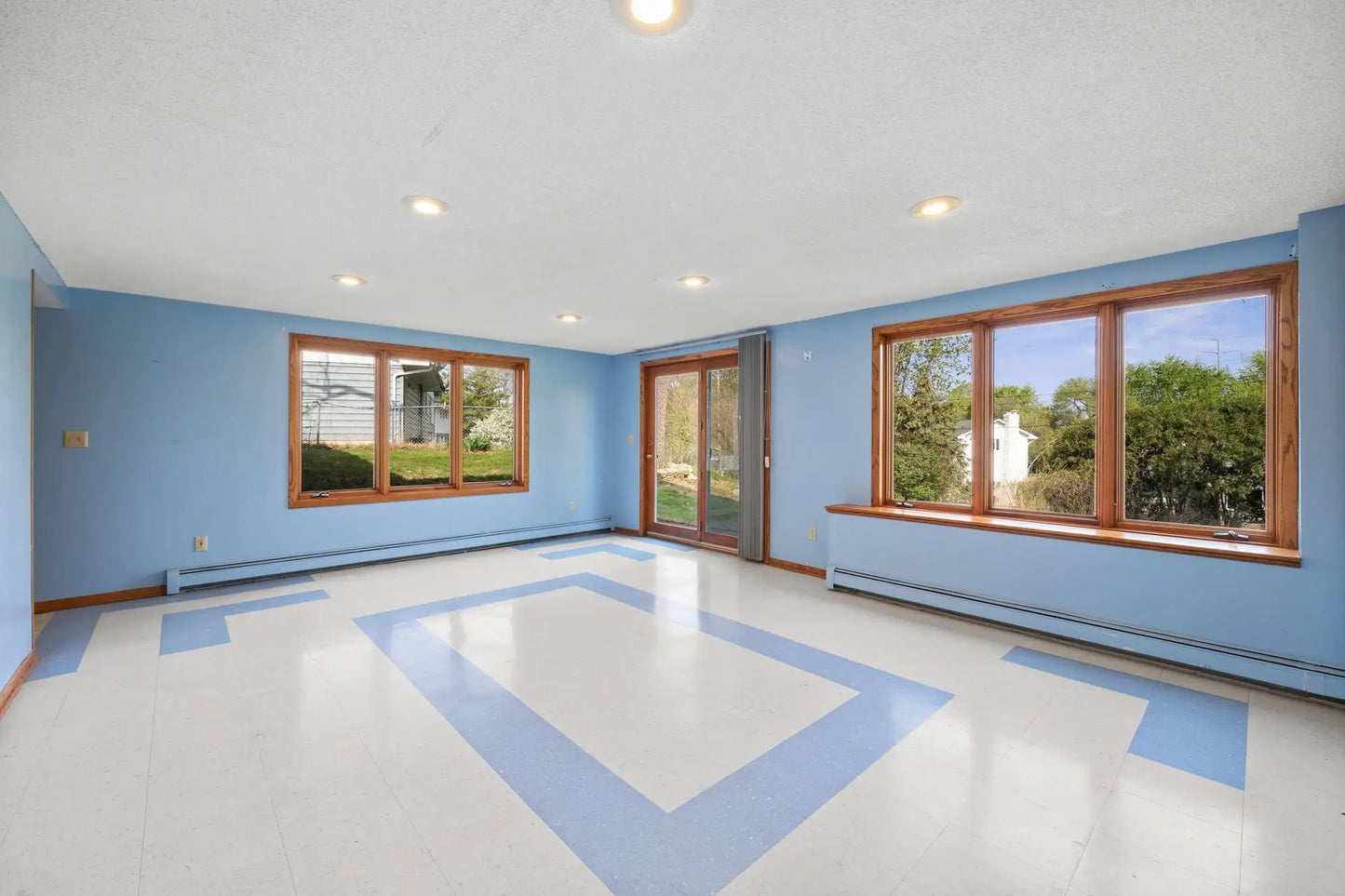 2604 River Hills Drive, Burnsville, MN 55337