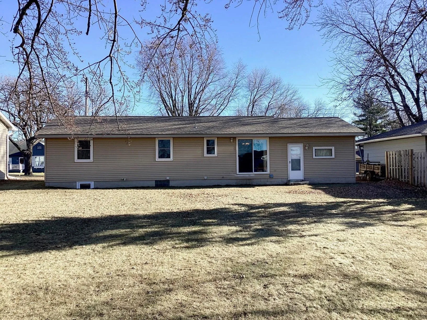 410 Independence Avenue, Clarks Grove, MN 56016