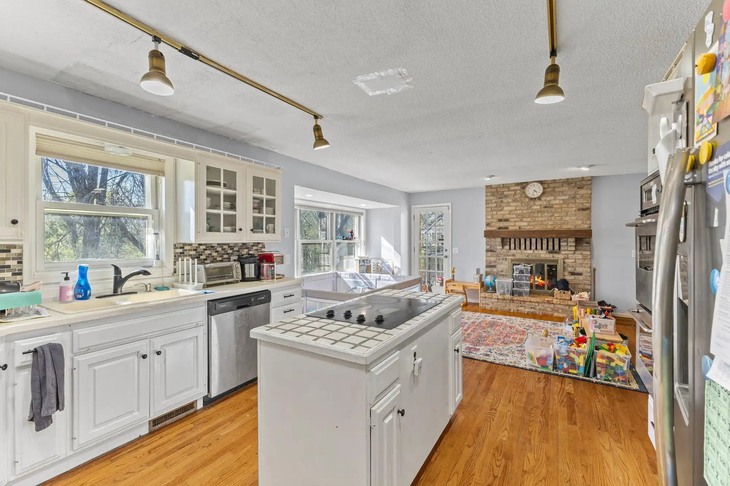 1900 Vernon Drive, Minnetonka, MN 55305
